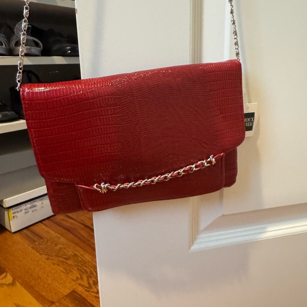 Croc-Embossed Red Chain Shoulder Clutch